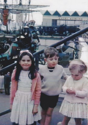 Alan, Caroline & Sandra in front of The Golden Hind and Southend Pier