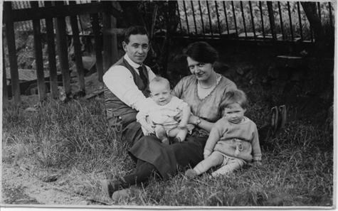 Parkes family 1922