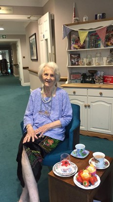 Mum having tea at Woodside House