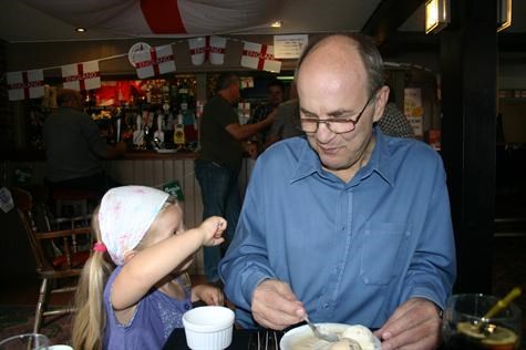 Annabelle & Grandad sharing ice cream at The Monument on Fathers Day 2010