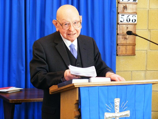 Rev. Robert Higginson preaching on his 90th birthday.