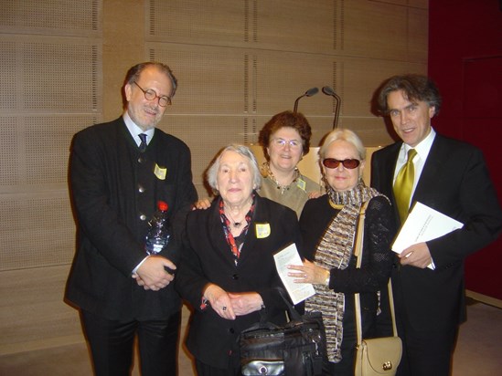 Suppressed Music Festival, Paris Jan 08. Betty with Geraldine & Paris, London & Austrian delegates