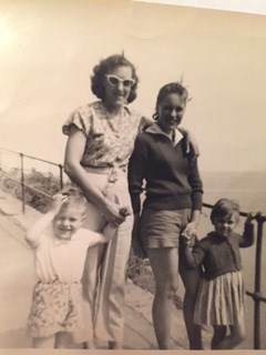 Mum with Joan, Christine & Hughie