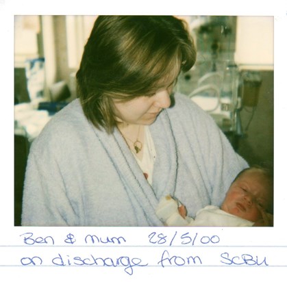 Ben & Mum 28.05.2000