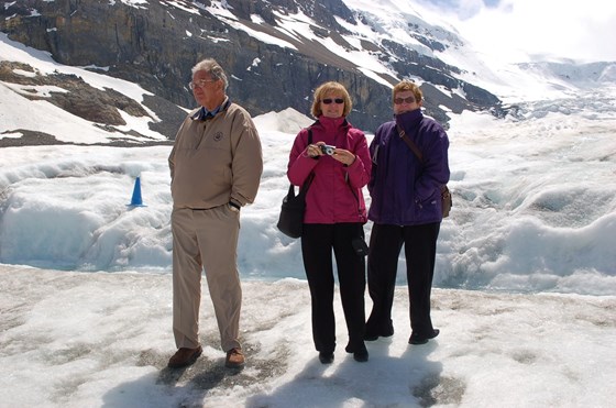 Canada - Braving the elements - Columbia Icefields