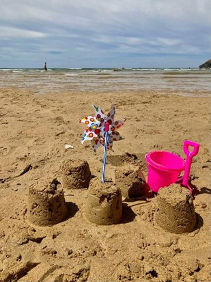 5 sandcastles for Lucy 