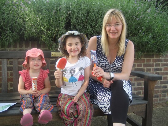 Nicola & daughters Sophie & Mia