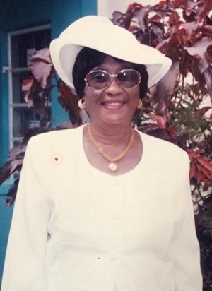 MRS JACQUELINE E. RICHARDS