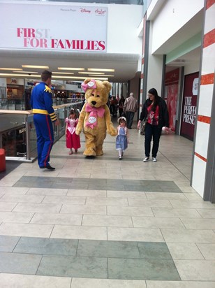 Emily, willow and auntie rozanna with hallie bear