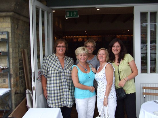 With Sheila, Cathy, Ann Marie and Michelle at Shad Thames