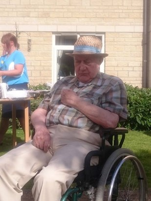 Trevor having a snooze in the garden at Cepen Lodge, Chippenham.