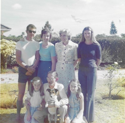 Family at Auntie Joan's Bulawayo Rhodesia 1975
