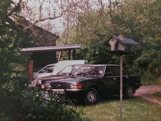 Kev drove me to my wedding in Carmarthen in this Ford ??