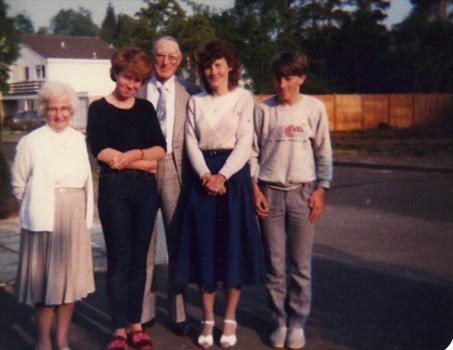 Ferndown with Uncle Hugh & Auntie Barbara May 1984