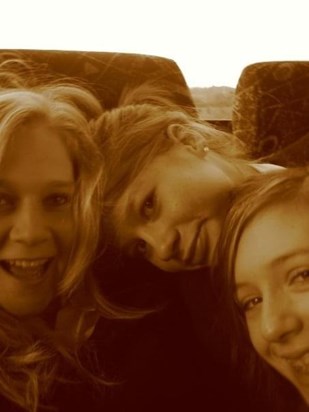 Katie, Harrie and Livvey - Stratford Trip - 2009