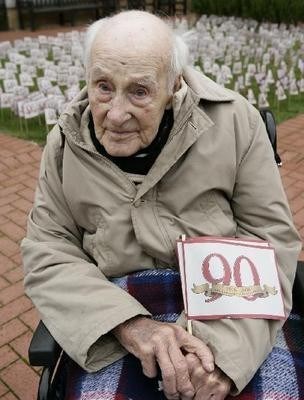 90th Anniversary of the end of World War 1 | Henry paying tribute on the 90th anniversary of World W
