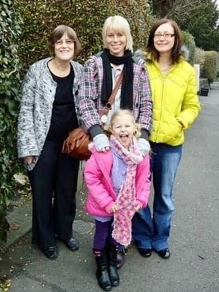 My favourite memories with my Great Aunty Barb were our road trips across the country together whenever I visited England, chatting for hours and just enjoying each other’s company. Pictured here with my daughter Alyssa and Ali. February 2011 