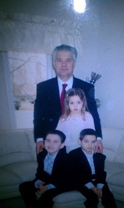 nreka with his kids