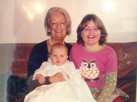 Pat, Ottilie and younger sister Tatiana 2006