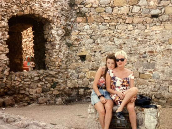 80’s Beach babes channelling Madonna 