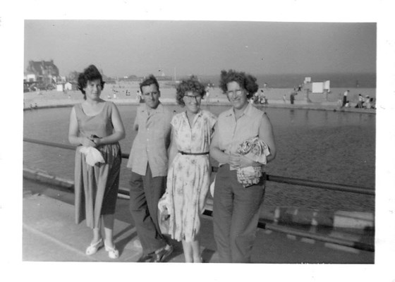 Pauline, Dad, Mum, Betty