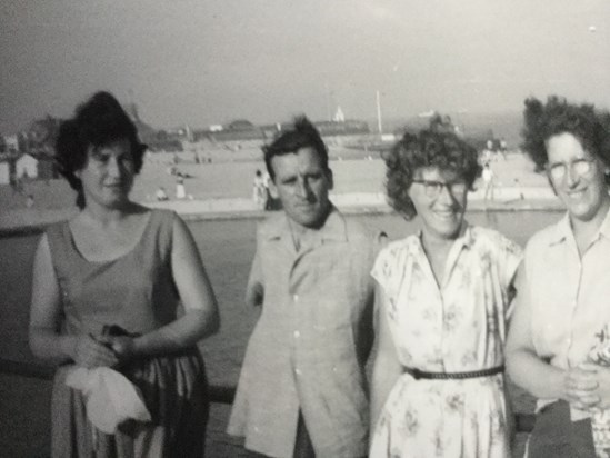 Albert at Gorleston beach with Pauline, Violet and Betty.