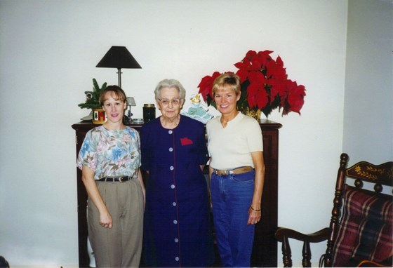 Lisa, Julia and Dottie - January 2000