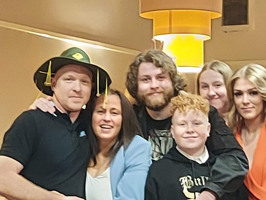 Shelley  with her brother Dean .  And four of her children Ryan, Jade, Lily, Aaron.  They all miss you very much 