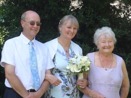 Family photo at Jenny’s wedding 