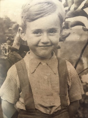 A very young John!