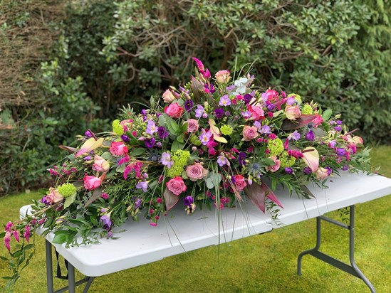 The flowers for mums coffin 🌸💕