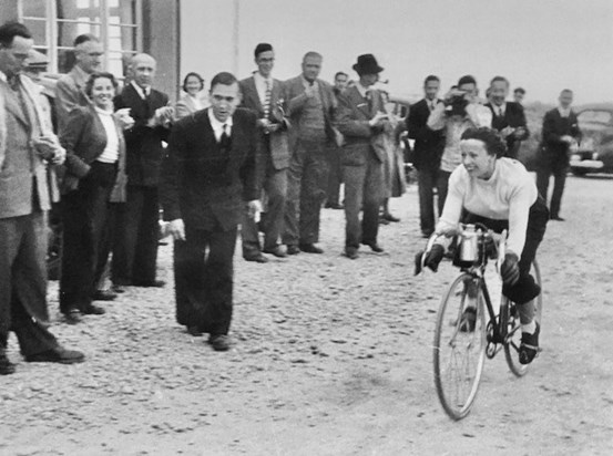Eileen Sheridan End of the 1000 mile record