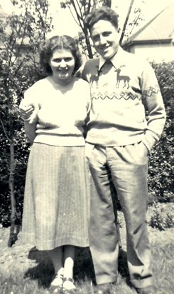 Mum & Dad (Yvonne & Len)