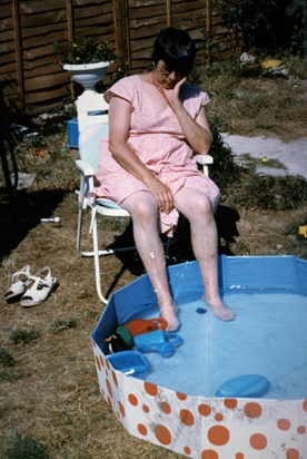 QUEEN OF THE PADDLING POOL