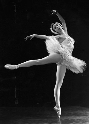 Annette Page-Swan Lake-Credit-Houston Rogers
