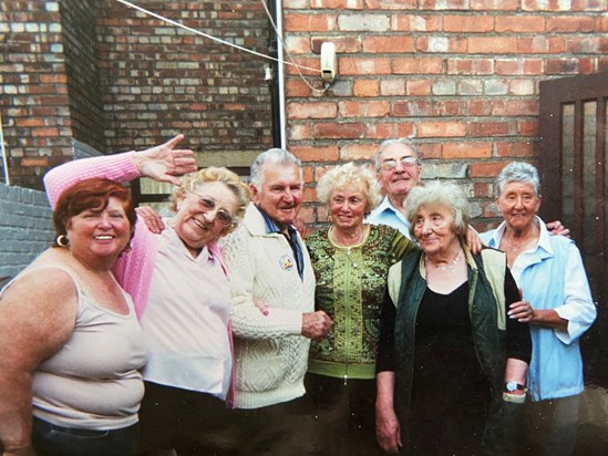 Family reunion - Rita, Peggy, Teddy, Pam, Gordon, Aida, Charlie (from left to right)