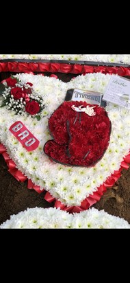 Love my floral tribute for my protective bro . Thanks to Emma x💔😢🥊🌈. X