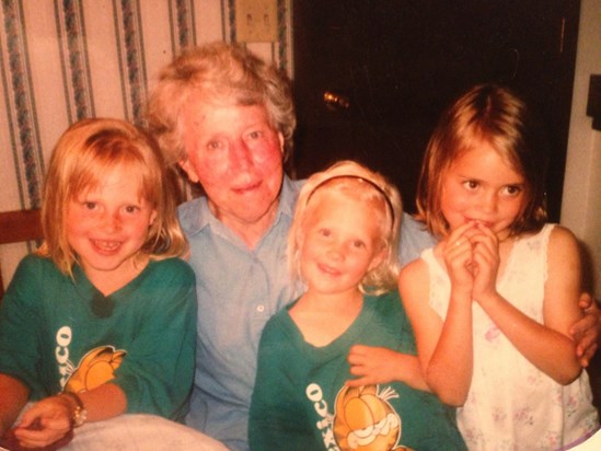 Aleksa, Cortnee & Haylee with Grandma.