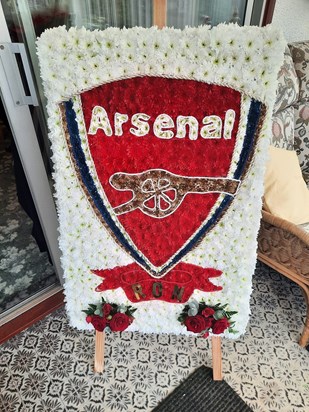 Your beloved Arsenal was there with you at your final resting place ❤️