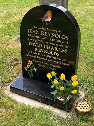 Yellow roses for you Dad on Father’s Day 19/6/22 