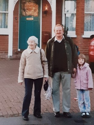 Rose 2006 with David & Alice at 88 Church Lane waiting for the bus to Lord Mayors Show. This house is where Rose would babysit Elizabeth and Rosalind Hall in the 1960s.