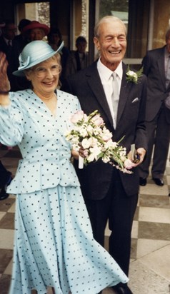 Muriel and Harry at their wedding in 1988