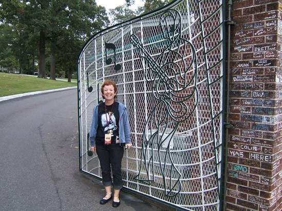 Carol at the Gates   Graceland October 2005