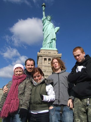 The Crowd on Liberty Island   October 2006