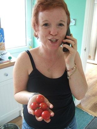 Carol The Gardener   Telling Margaret About Her Tomatoes!! September 2006