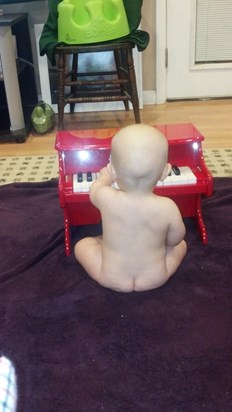 nude piano time!