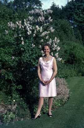 Mum in Garden at Chesnut Avenue