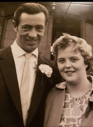 Dad and Mam on their wedding day ♡