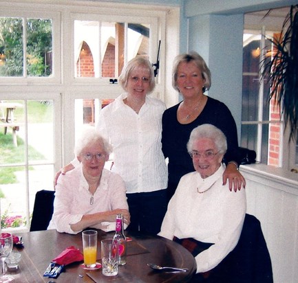 Margaret with Jo Cheshire at The Beverley pub in 2005 with their daughters Maggie and Gill