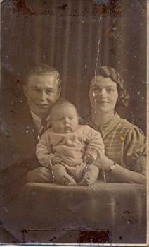 Michael with nan and bampy bevan 1941